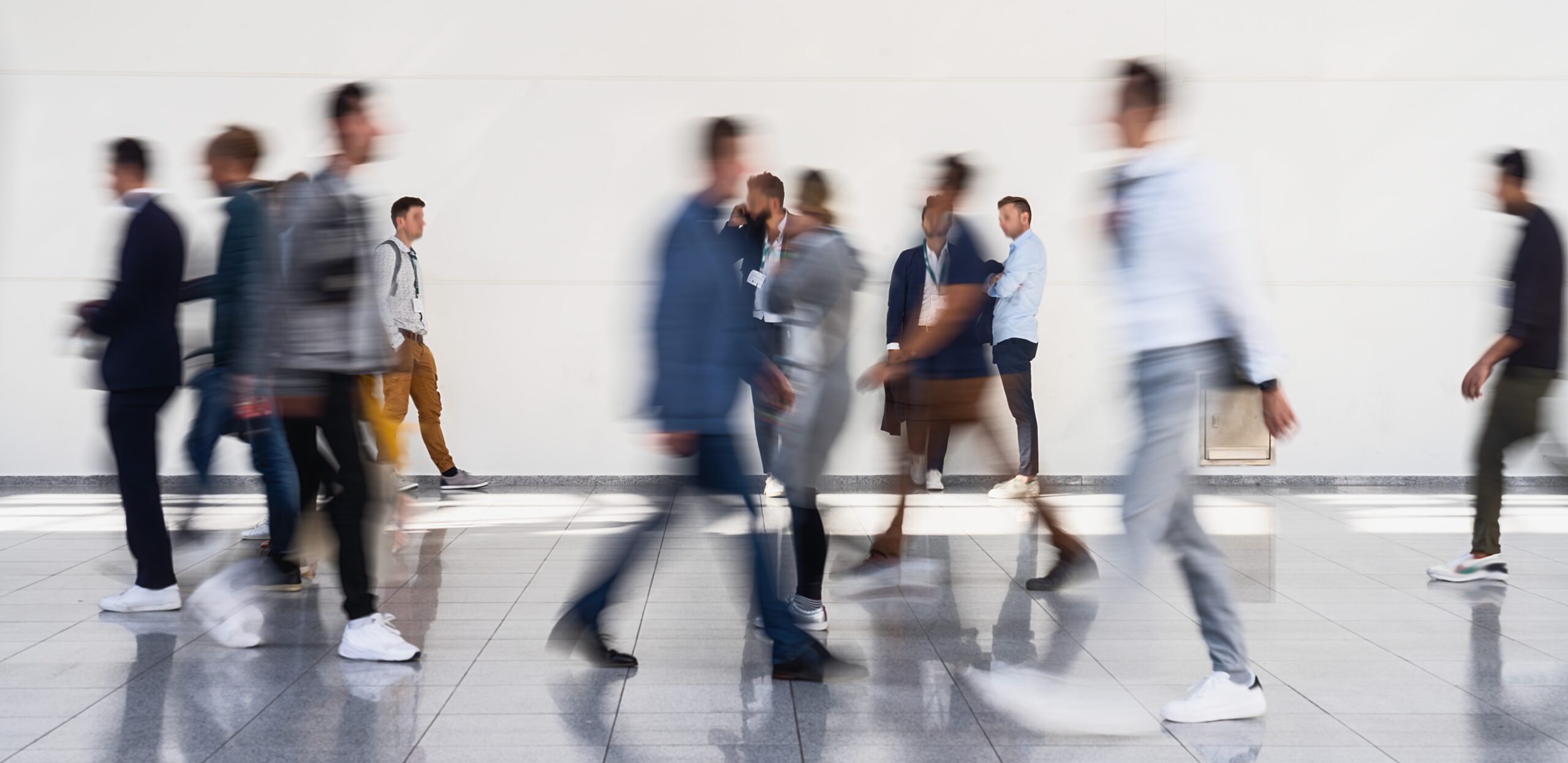 Many,Anonymous,People,Walk,To,Business,Trade,Fair